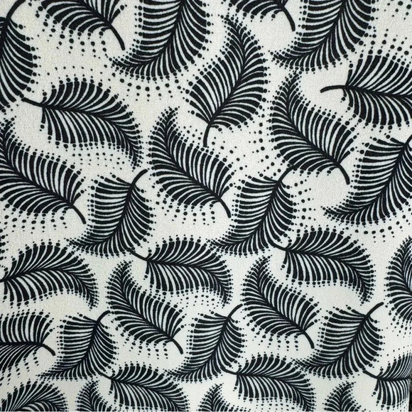 Karen Kane Leaf Print Asymmetric Hem Tunic Tank Top Size S NWT - Picture 2 of 8